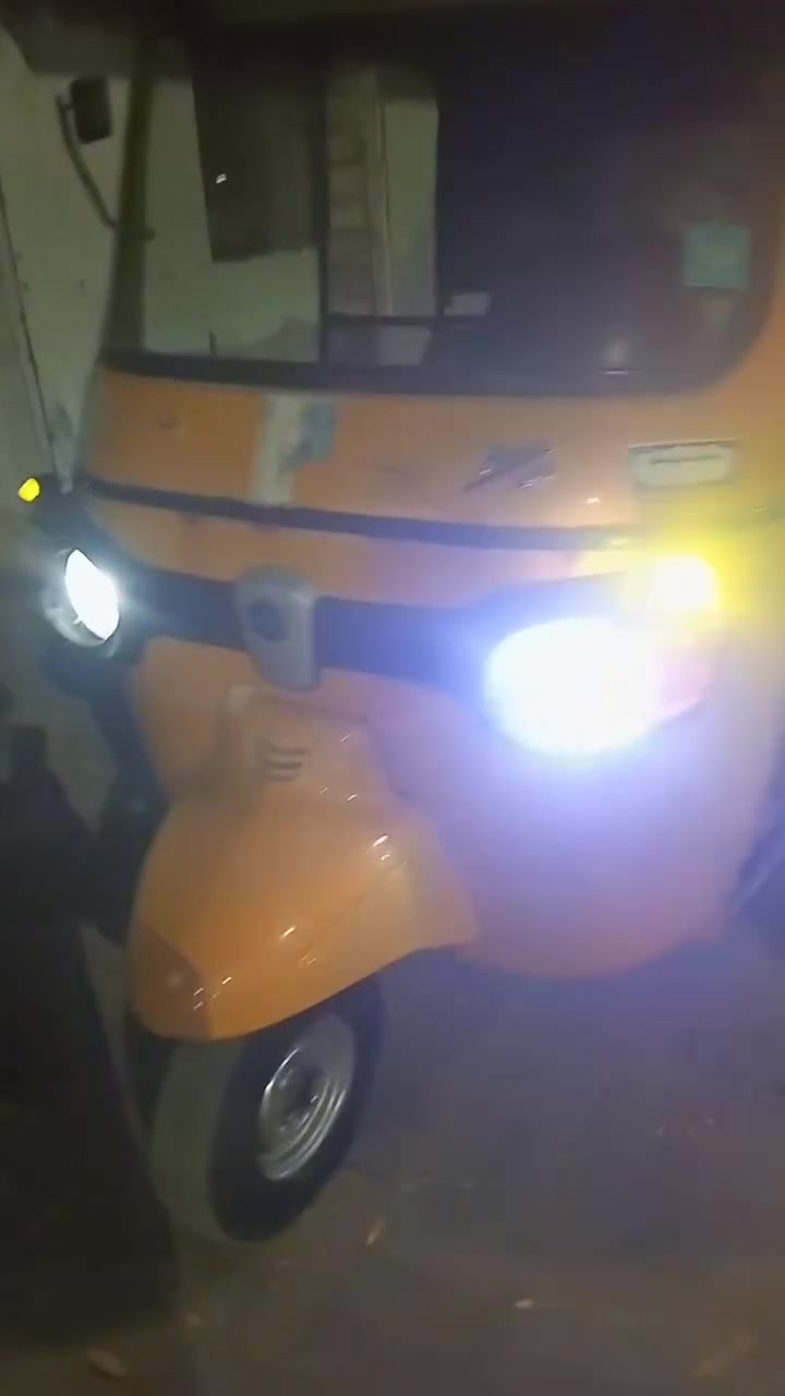 السلام عليكم بياجو واصله للبصمه  مدفوعه الوصولات   موجودات عندي كلهن محرك محور  كفاله تيفي اس  شد جديد. بدي شوف العين.  لا ضربه لا صبغ كهربائيات كله شغاله لايت زنون ابيض التكتك جاهزه شغل وطلع.  ساكن بصره تنومه رقمي ***********
