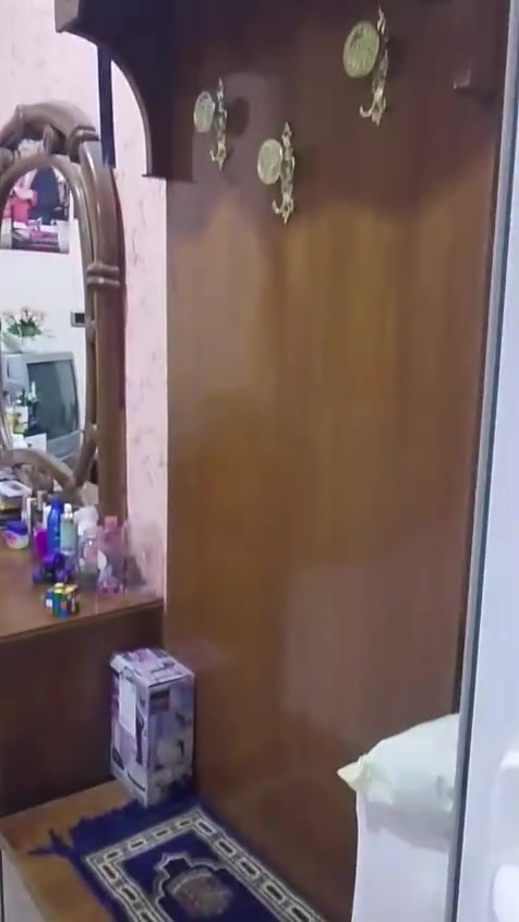 السلام عليكم  عندي غرفه البيع الي يريدها يراسلني سعرها 750وبيه مجال رقمي بيه واتساب ***********
