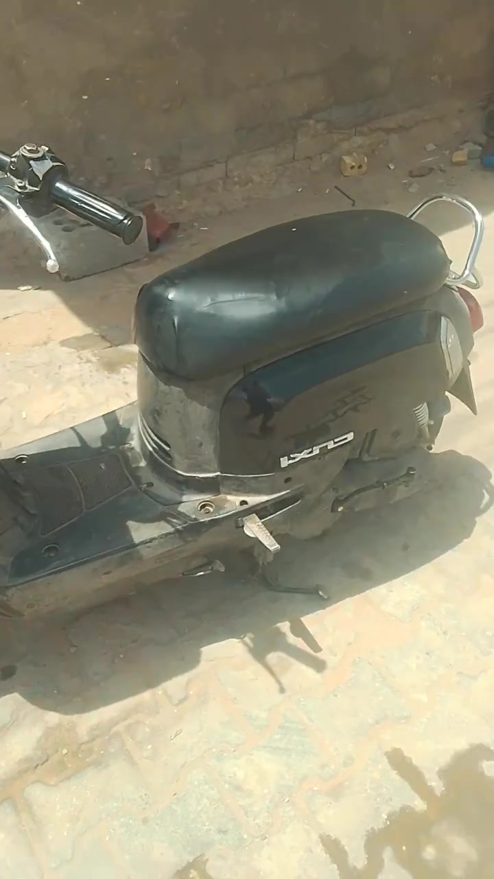 سلام عليكم دراجه للبيع او المراوس بوليسي الون اسود الرقم ***********

