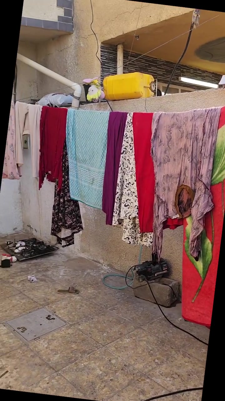 للبيع بيت في منطقة التاجي
(الحماميات)
المساحة 150
يحتوي على 
غرفتين نوم
صالة ومطبخ
صحيات داخلية  خارجية 
استقبال  طرمة 
البيت عالي عن الشارع 
بناء 2018
للتواصل ***********
