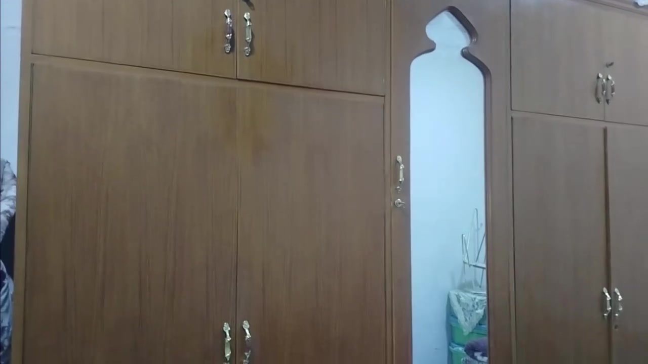 عندنا قنصور للبيع السعر 300. رقم ***********
