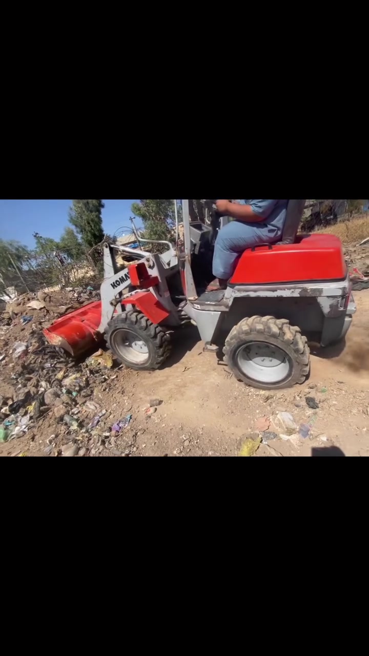 السلام عليكم.
شفل كوماتسو للبيع حجم 20 
  4X4 موديل 2002 
 بدون رقم ادوات
محرك ينمر 3 بستم
مكفول مامفتوح برغي لمحرك ولكير والاكسلات والمضخة شرط ع وضع شركة 
محرك بي بخار شرط بدون صرف
ويا كيلة ثانية للخباطة
كهربائيات كاملة
عنوان موصل 
سعر 83$ ورقة قفل
للاستفسار اتصال عل رقم او واتساب 
رقم *********** واتساب
***********

