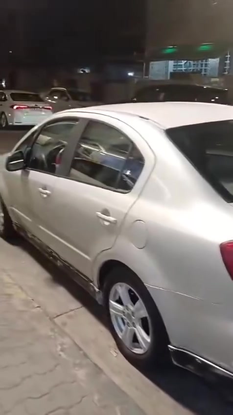 السلام عليكم
سازوكي 2008 كير ومكينة كورلا بيكاجو السياره بيها صبغ حزام 
الكير والمكينة مكفولات السيارة عضمتها حلوة ويراد الها شوي تعمير بس لا اكثر كلشي بيها شغال وداخلها نظيف 
مكان السياره بغداد شارع فلسطين
السعر 32 ورقه 
للتواصل ***********
