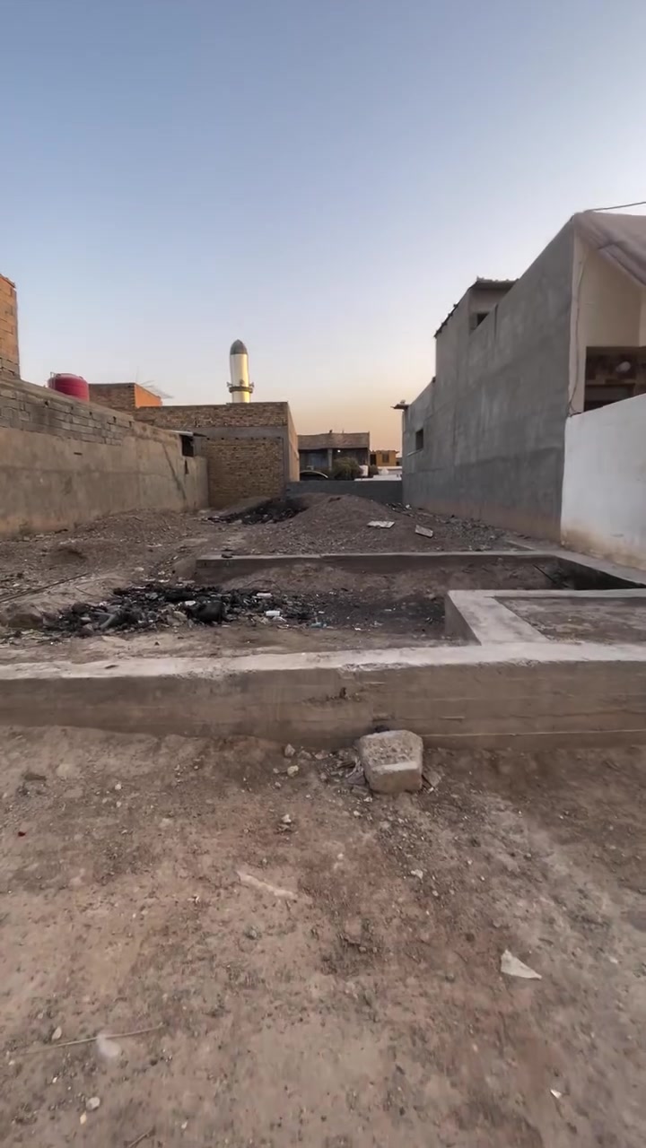 سلام عليكم قطعه بتلو للبيع حي لبتول لزراعي ٢٥٠ متر خلف حسينيه حجي راضي  للاستفسار التصل على لهاتف ***********
