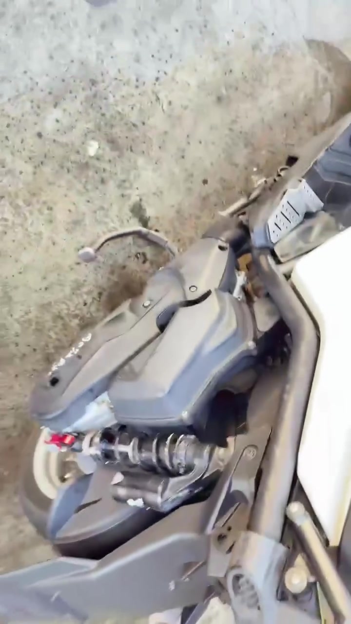 دراجه للبيع نوع سكنس جبلي مطلوبه وكاله برغي واحد ما بيها نقص مكينه جديده ما صار لها مده من نازله رمبه شراي تعال خاص لتكسر بسرعها سعر واحد 400 وبيها مجال الطيبين مكفوله كفاله عامه مكان بغداد الكل الاستفار واتساب فقط ***********
