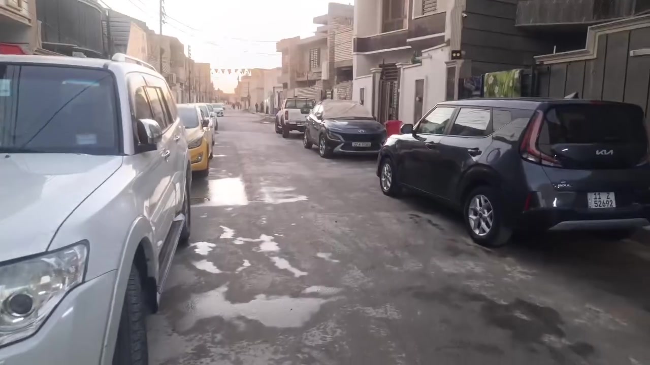 السلام عليكم
دار للبيع المساحه 160 متر زراعي 25 
العبيدي الرئاسة شارع 20 شارع ام البنين خدمات كامله مجاري تبليط مقرنص  فرع اسواق المؤمل واسواق ريحانه ثالث بيت عن الشارع يتكون من استقبال ومطبخ بارد ومطبخ حار وصاله وغرفتين نوم وصحيات داخليه وخارجيه والسطح مطبك شتايكر البيت جاهز من كلشي 
للستفسار اتصل على صاحب الدار ***********@الجميع
