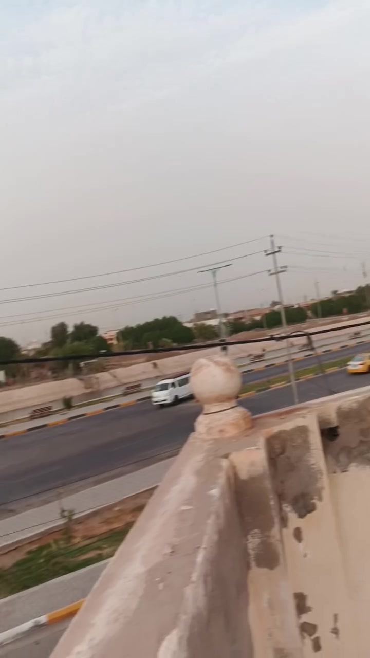 يا الله 
بيت للبيع مساحه 200م بناء حديث بيت متعوب عليه 
يحتوي على 2غرف صاله استقبال مطبخ. ومحل تجاري 
البيت عنوانه كوت حي الجهاد التأميم على الشارع العام مجاور جامع الامام جعفر الصادق.
سعر البيت 170 مليون وبيه مجال.
للاستفسار الاتصال على الرقم 
***********

