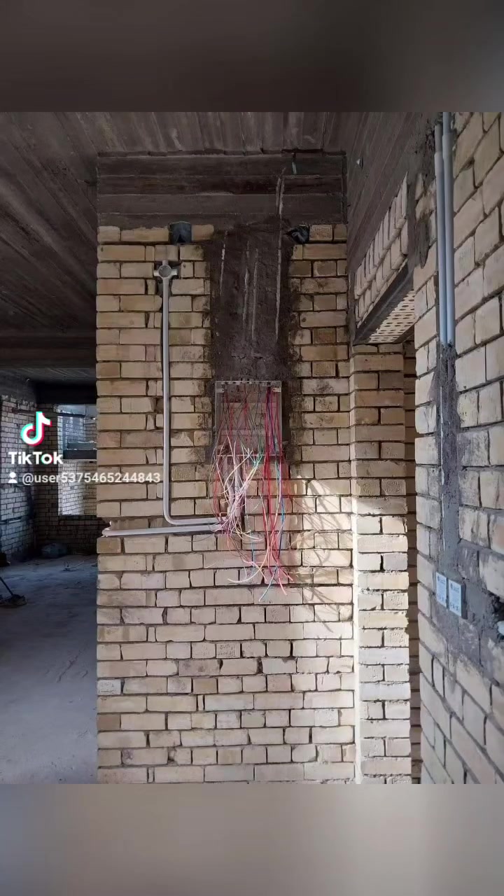 خدمات بناء • مقاول • لا تفاصيل