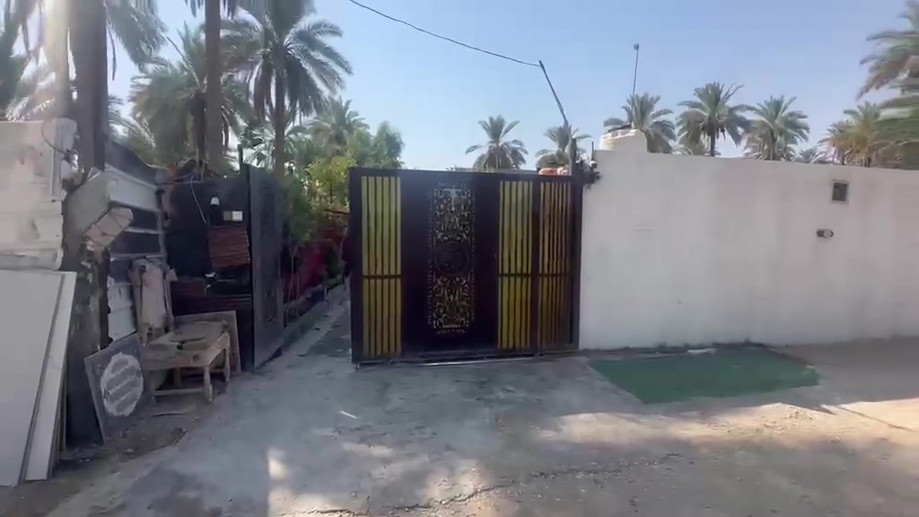 اعزائي المتابعين 
السلام عليكم 
نصف دونم طابو سند 25
مع دار كونكريت مسلح يحتوي على 3غرف نوم 
الوجه :25 م 
العنوان :كربلاء الحسينية منطقة العسافيات 
يبعد عن سوگ العطيشي كيلوين ونص 
ويبعد عن تبليط الفرعي 50مً
السعر مناسب جدا ابلاش 😍
للاستفسار 
***********
