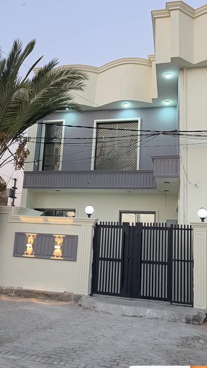 منزل للبيع بموقع مميز وبسعر مناسب في الديوانية للبيع او مراوس حسب قناعه

📍 حي الفرات – قرب شارع المستوصف
📐 المساحة: 100 متر مربع
📏 الواجهة: 10 أمتار
🏠 ركن وعلى ساحة
📄 طابو صرف
🏗️ بناء كونكريت مسلح
🏢 المنزل مكوّن من طابقين

الطابق الأول:
غرفة، صالة، استقبال، مطبخ، ودورتي مياه.

الطابق الثاني:
غرفتا نوم، صالة، ومخزن.

استفسار اتصل بالرقم ***********
