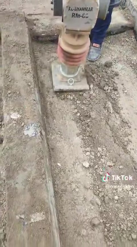صب أرضية • بديل السيراميك • ٣ غرف ٤٫٥×٥م