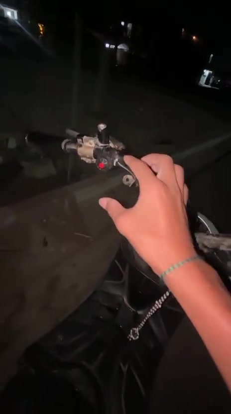 السلام عليكم دراجه للبيع  دراجه ما مفتوحه وين ما تريد روح افحص دراجه كامله الغراض من الايت الوره اله الايت الكدام دراجه شلعه و معدل السعر ٥٠٠ و بيه مجال حك الجيه التواصل على الواتس الرقم*********** واتس فقط بي
