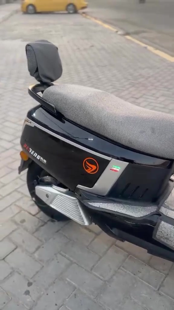 السلام عليكم دراجه شحن من نوع رانج بريك هايدروليك نضام بارك وبيها نضام رجوع الخلف لايت زنزون عالي ناصي شباب الدراجه جديدة عارضها ب مليون وبيها مجال للتواصل ***********  واتساب فقط