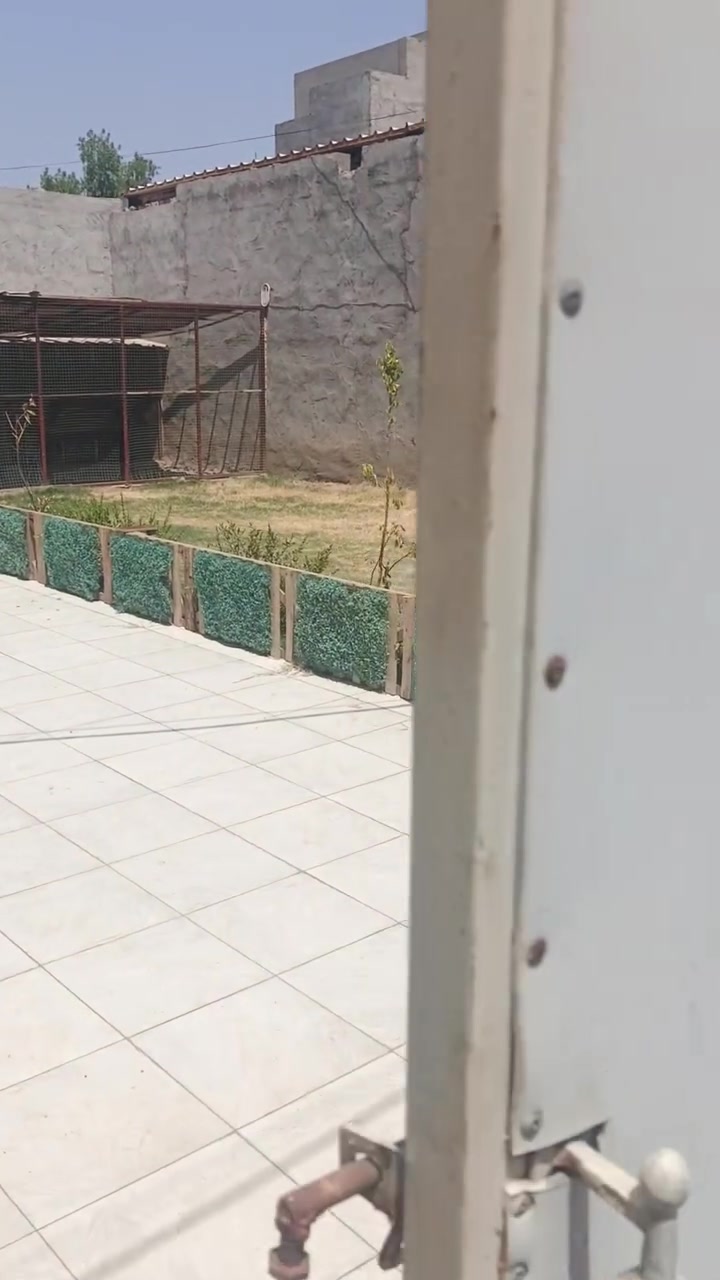 السلام عليكم قطعه ارض للبيع جسر ديالى العريفيه مقابل اسواق زبيدي زراعي سند ٣٥ معاملتهه بالبلدية واجهه ١٠ ونزال ١٥ مربع  كهرباء مجاري تبليط كامله اخوان الي يريد تفاصيل اكثر يتصل على الرقم غير متواجد ع الفيس ***********
