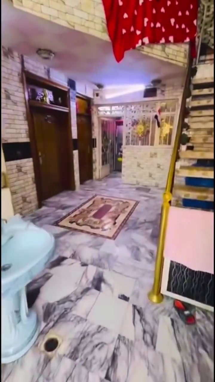 السلام عليكم   نص قطعه ركن علا شارع 60 بين قطاع 74 و73 المساحه 72 استقبال +صاله+غرفه+مطبخ+ صحيات +حمام الطابق الثاني غرفتين +صاله بناء جديد كله سراميك ومرمر رقم الهاتف ***********
