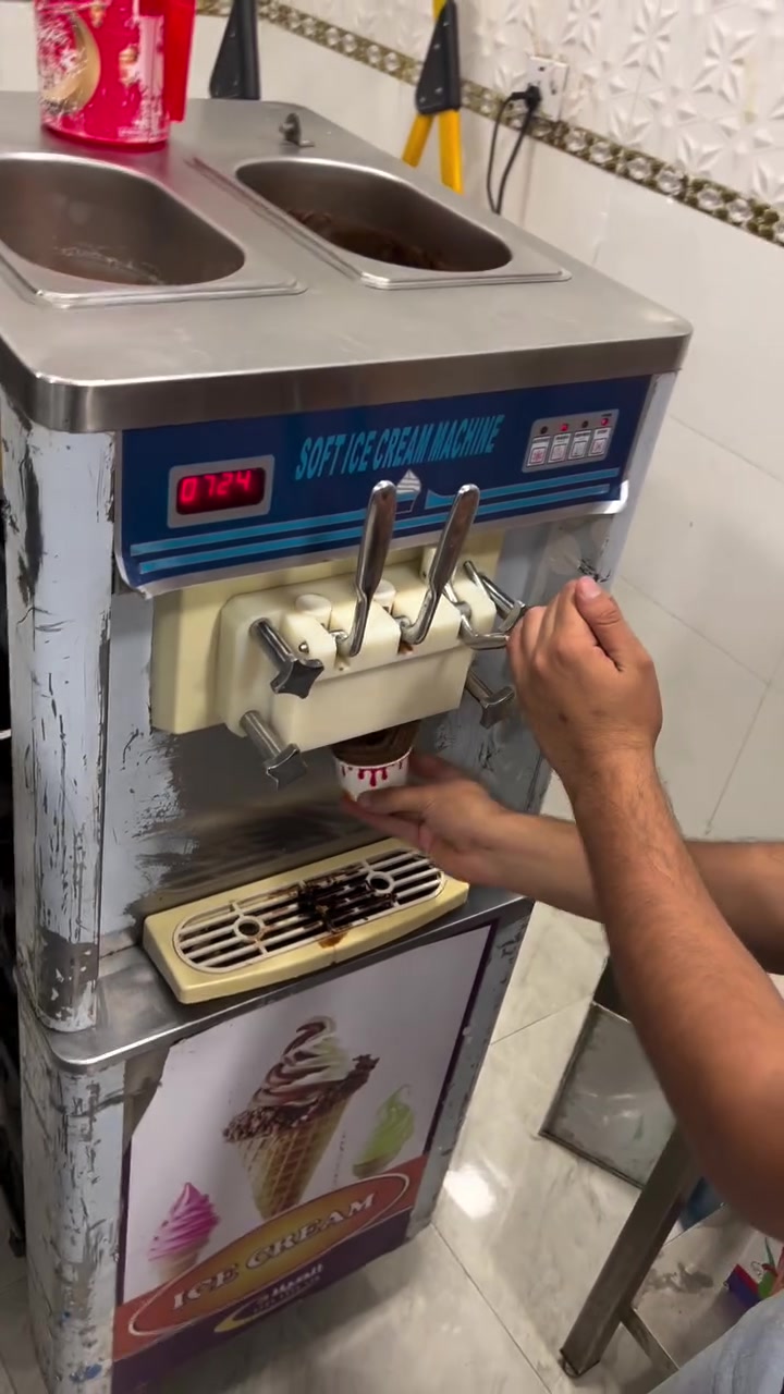 سلام عليكم مكينه سوفت سنكل فيز اخت جديده دبل كمبريسر تبريد احواض نضام ليلي غسل ذاتي مكاني بغداد لاستفسار ***********
