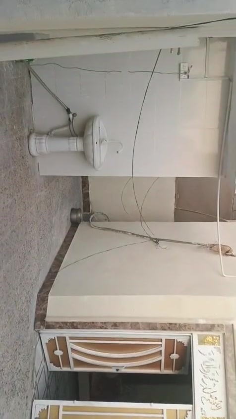 السلام عليكم
بيت زراعي بحي القائد مساحته 220 طابقين
تفاصيله داخل الفيديو 
كل الخدمات متوفره شارع تبليط كهرباء ماي 
السعر 115 
استفسار اكثر 
***********

