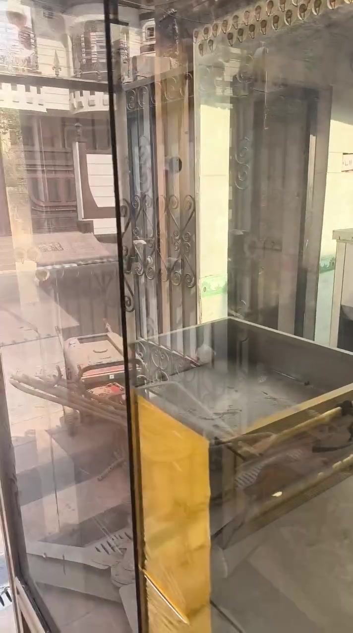 متاح عارضه مال ذهب لبيع
سعر 250 نضيف مابي شي بي متروك وجامه كاملات جرارات كامله مابي شي مكسور  ***********

نص مكتوب في الصور:
- 22:36 2026/9/28 POCO X6 Pro 5G