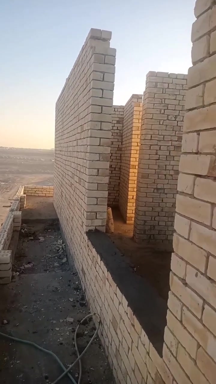 السلام عليكم كادر خلفات بناء مصري شغل درجة اولى اسعار @مناسبه للجميع رقم الواتساب ***********
