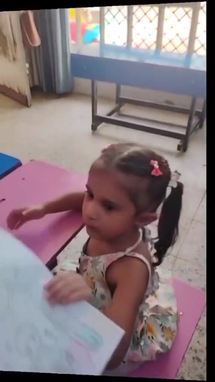 🎨🖍️ نشاط التلوين في روضة وحضانة بيتنا الجميل 🌈💗

لحظات جميلة عاشها أطفالنا وهم يستمتعون بالتلوين والتعبير عن إبداعهم بألوانهم الخاصة 🥰✨

🎨 التلوين يساعد الطفل على:
🌸 تنمية التركيز والانتباه
🌸 تقوية المهارات الحركية الدقيقة
🌸 تنمية الخيال والإبداع
🌸 الشعور بالفرح والثقة بالنفس

كل لون يختاره طفلنا هو لمسة من إبداعه 💕

📍 العنوان: بغداد – جسر ديالى الحديد – الكرغولية – شارع ملايين
📱 واتساب: ***********

🏠 روضة وحضانة بيتنا الجميل
نتعلم… نبدع… ونكبر معاً 🌷
