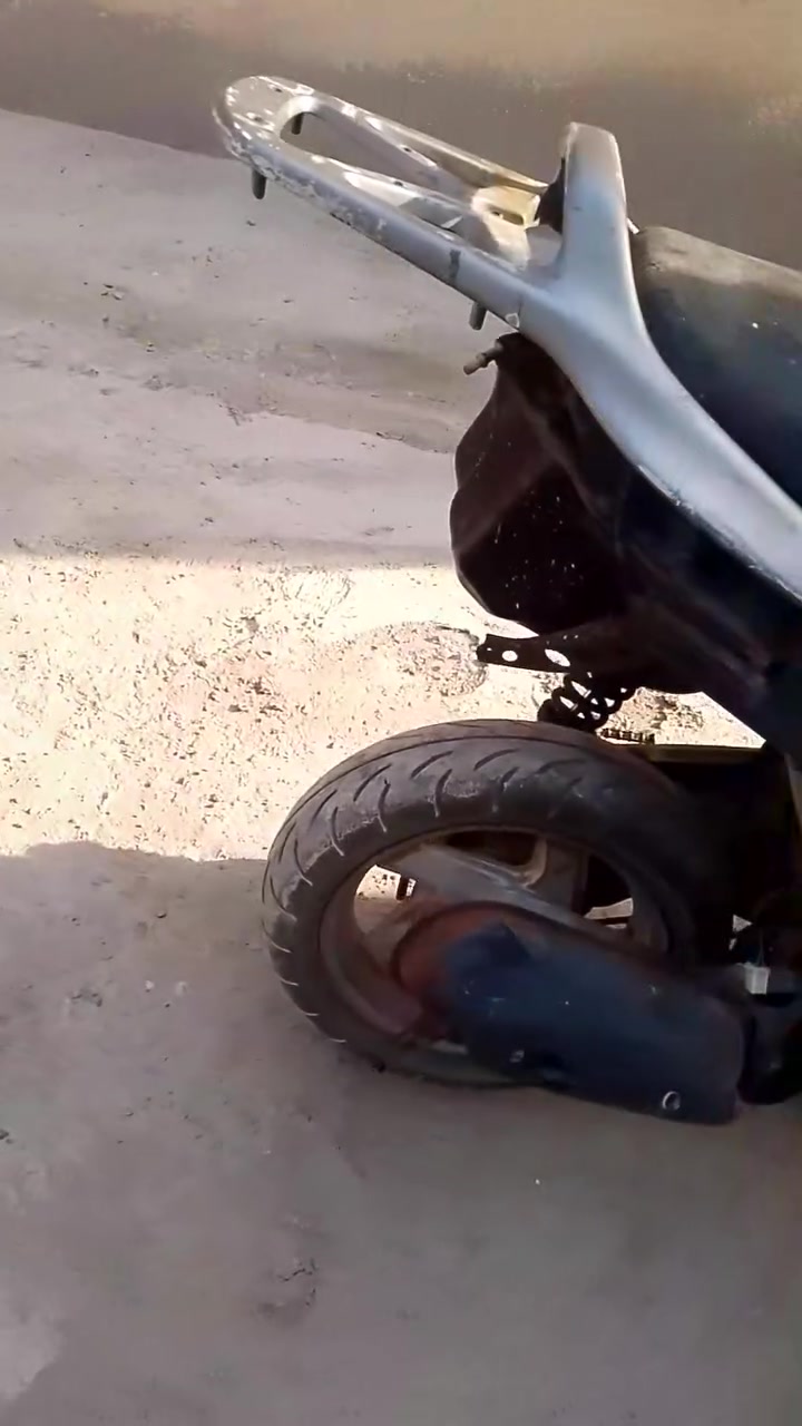 السلام عليكم درجة للبيع السعر 225 وبيها مجال المكان الكرمه ابو صخير ***********

