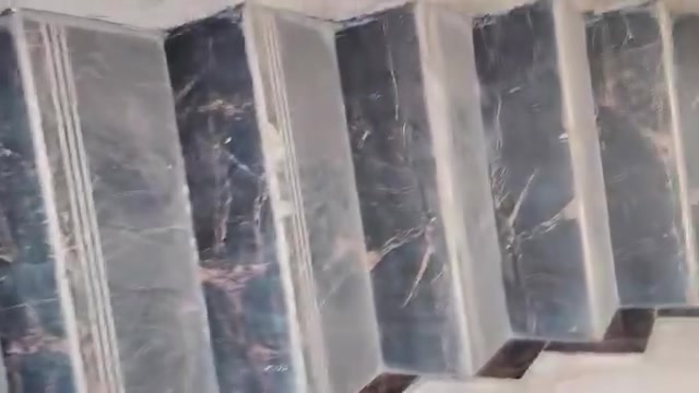 شقة للإيجار • الغزاليه • عالشارع العام