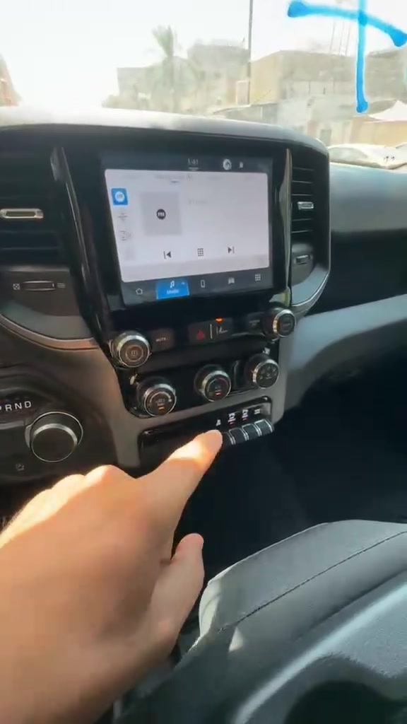 السلام عليكم
دوج رام موديل 2025 شكل جديد
باب طويل ، بدي قصير 
2025 RAM 1500, HFE
محركً 3600 سته سلندر
زيروووو
ضررها  نص جاملغ خلفي فقط 
موا صفاته
شاشه كبيره لمس 
ردارات امامي جانبي و خلفي 
لايت زينون
اوتو ستوب
اطفاء تلقائي عند الازدحام 
نقطة عمياء 
تحديد المسار
حساسات امامي وخلفي
ويل سبورت
تايرات جبلي 
بصمه
تشغيل عن بعد
 .
الشراي يتصل اخوان و تحياتي للجميع 
***********
