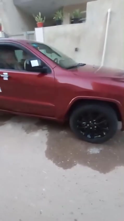 سلام عليكم سيارة جيب لاريدو موديل 2019 وارد امريكي نص فول ضربة جاملغ وبنيد بغداد ***********
