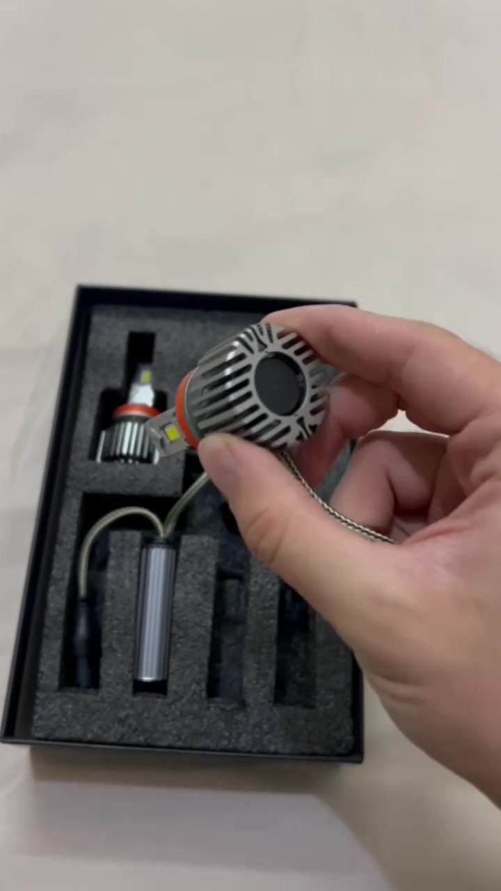 توفر LED ال MR EAGLE 🦅
- 8000 لومن اناره حقيقيه 
- ⁠90 واط 
- ⁠شرط الاناره نهار وقطعه اصليه (مو شي 
تجاري)
ضمان سنه استبدال حقيقي 🫡
متوفر لاغلب انواع السيارات 
-للطلب والاستفسار ***********
وموجود توصيل لكل العراق 🚚
