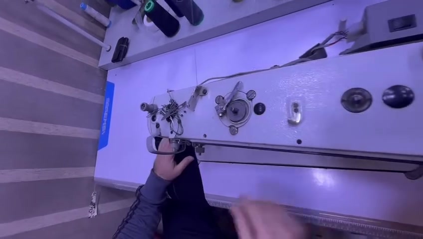 مكينه صناعي.  اسمها سي جمسي   فول اوتماتيك قطع رفع  شاشه تحكم    مكاني ديالئ بعقوبه الجديده  للاستفسار  الاتصال***********
