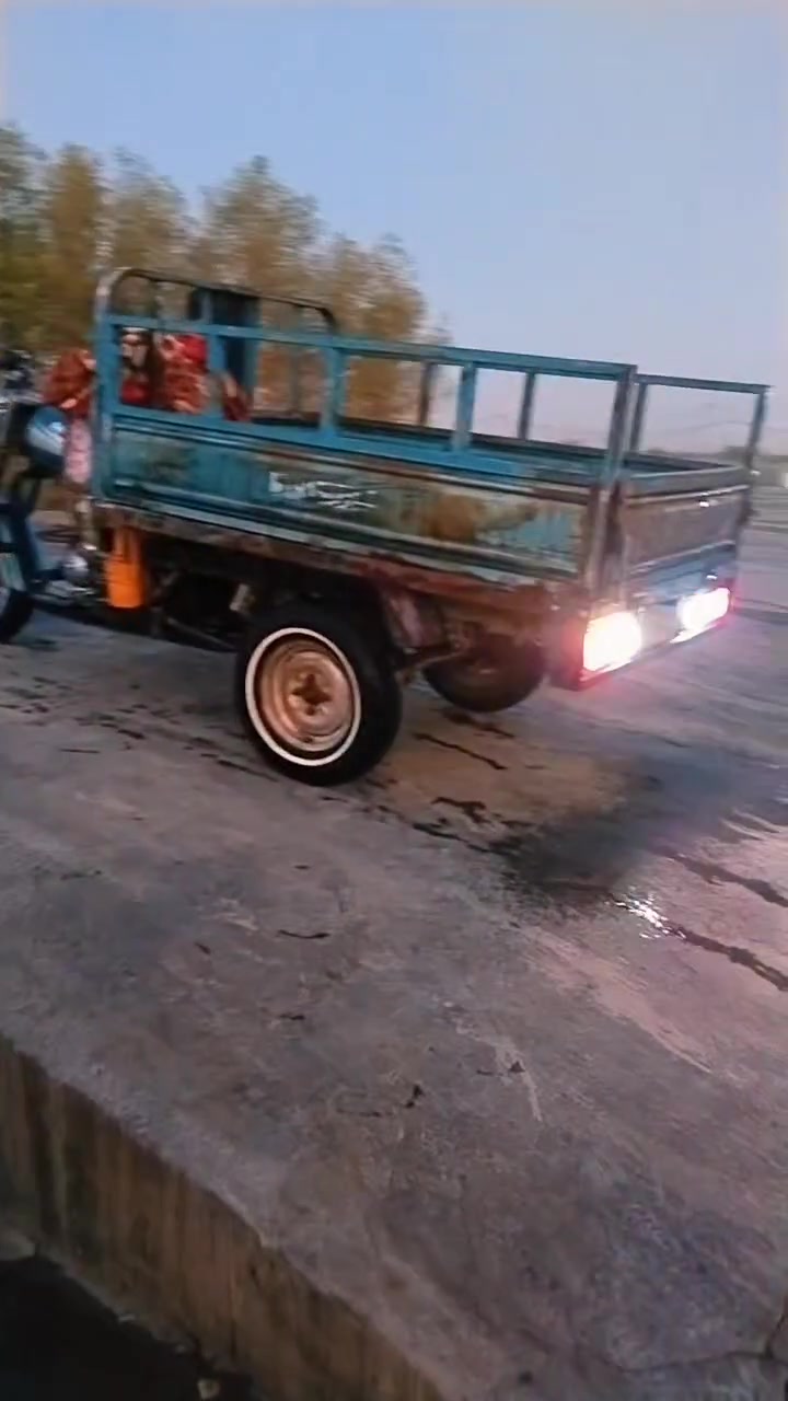 رقم وسنويه بسمي سنويه لـ30 شاصي قطره صبغ مابي مكينه عل سحك مراوس فقط باوراق نضيف مو للبيع 
***********
