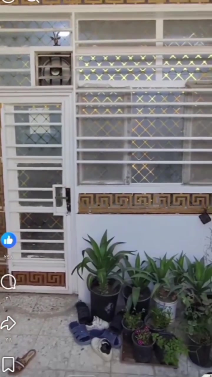 دار للبيع 150متر طابو زراعي سند 25 اساس وسقف بناء طابوق ،الشارع تبليط منطقه تخطيط هندسي 
يحتوي 2غرف نوم ،صالة ،استقبال،مطبخ،مناور داخلية 2 ،صحيات ،طارمة خارجيه 
الموقع النجف -كوفة شارع المطار الجديد فرع مجمع البيت صحي
السعر 90 وبي مجال 
للاستفسار الاتصال ع الرقم  ***********
