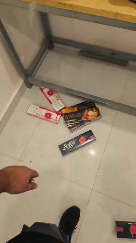 الاسم حسين خلفه نراكيل محترف خبره9سنوات  سكني بغداد
ه خبطات متميزة ونكهات فريدة تضمن ثبات ولذة الطعم من البداية وحتى النهاية.
إدارة وتنظيم سياحي على أعلى مستوى لتقديم خدمة راقية تليق بالفنادق والمطاعم والمقاهي
الفخمة. 
التزام تام بالأصول المهنية وأعلى معايير النظافة
والترتيب الاحترافي.رقمي ***********
