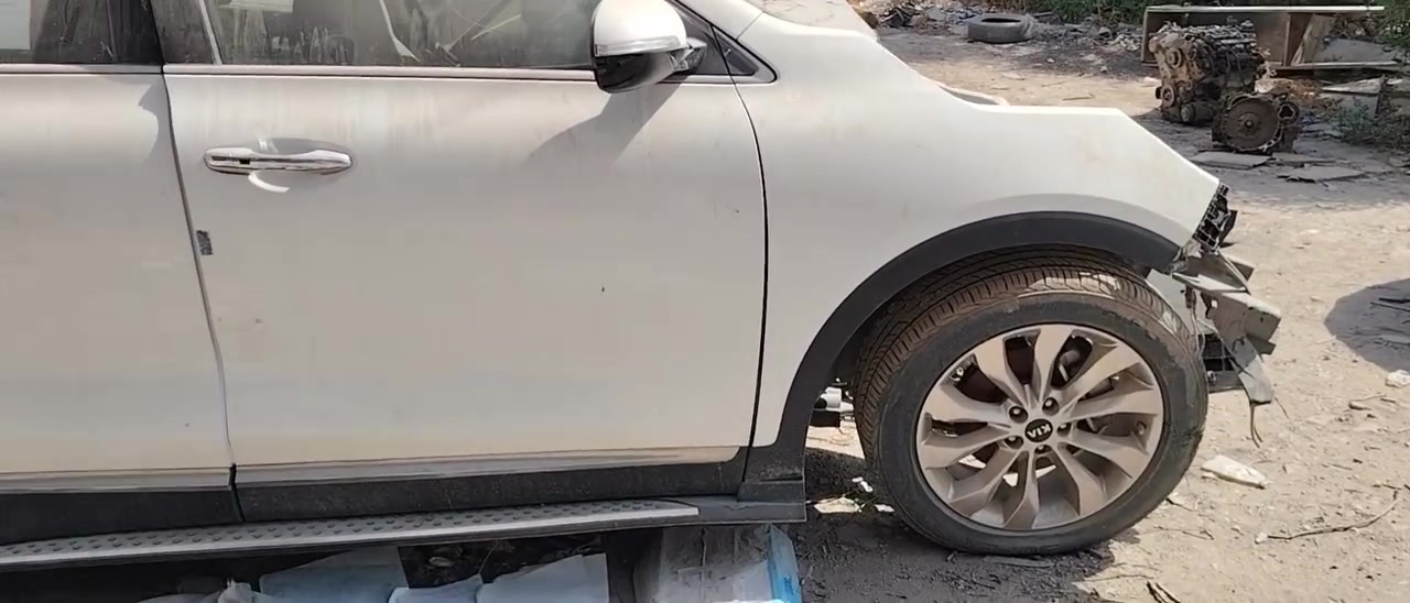 للبيع ع حادثه سورنتو ٢٠١٨ شكل ٢٠ مكان السياره بابل المسيب *********** السعر
