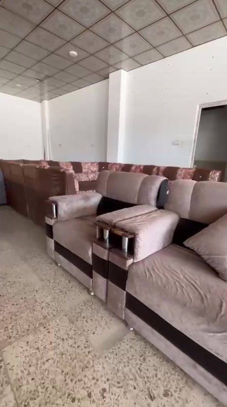 معرض ابو كرم لبيع الاثاث المستعمل والجديد 💥💥
قنفات 10 نفر 
وشراء جميع انواع الاثاث المستعمل 💥💥💯
  للتواصل واتساب اواتصال ***********--***********العنوان دهوك ناحية فايده
بالقرب من سايدين سوق فايده  
مقابل مرطبات الشيخ/مجاور مدرسه هيما-9نيسان
