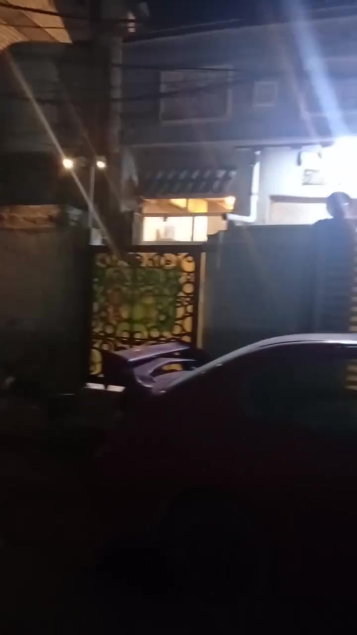 للبيع للبيع بيت بزعفرانيه مثث كامل مساحه 120م واجهه 7م نزال 16 م كامله من كل نواحي مع اسواق مجهزه تواصل *********** وبسعر 70 مليون
