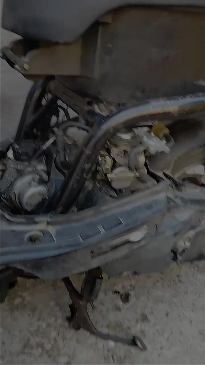 سلام عليكم ماكس بوليس للبيع عوزها بس كفرات وجوزه السعر 150وبيها مجال
رقم/***********
