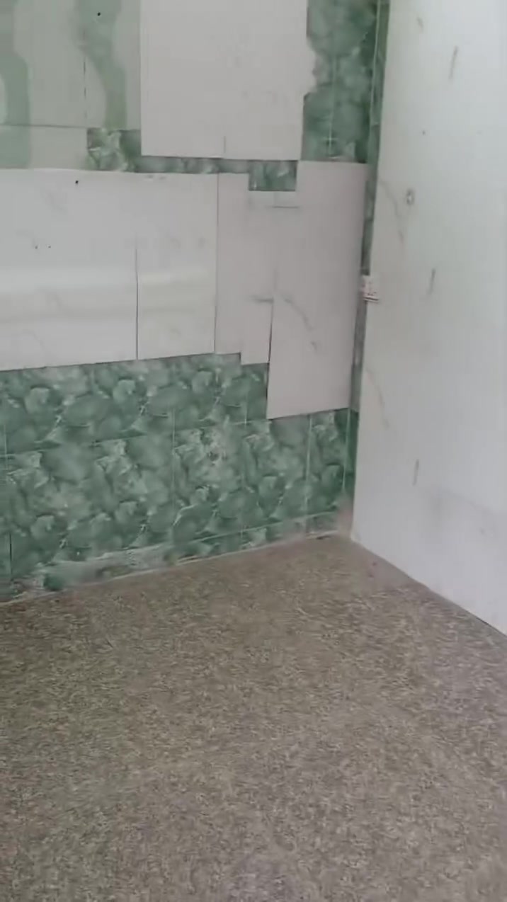 الايجار بيت طابقين مدخلين المكان حي الأطباء مربع السمجة المساحة 65  متر السعر 600 الاتصال ***********
