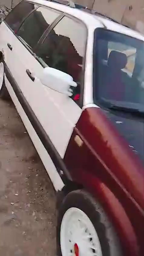 ب٢٥ ورقه وبيها مجال  كير محرك تاير ومحتاجه صبغ عام م٩٢ رقم نجف سنويه ٢٠١٨ صاحبها موجود شرط التحويل . ومبينه بالفيديو والصور الشراي يتصل ***********
واتساب مكانها العبيدي حي البتول
