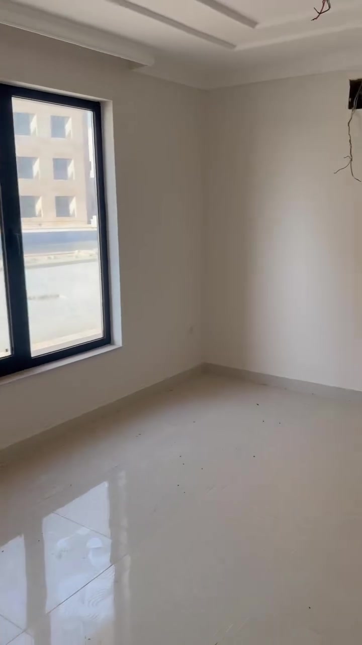 شقه للبيع في مجمع الوافي السكني 💥
📍المساحه:145 

📍الطابق الاول 

📍3غرف نوم طابقين ديلوكسسس 

📍زون 2 بنايه 22 تسكين بعد 15 يوم 

💰السعر جدا مناسب ***********
