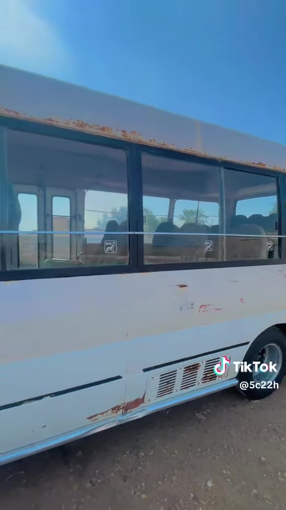 سلام عليكم كوستر لبيع بيه مكينه جديده 2500 وكير جديد تخم تاير جديد السعر خاص للاستفسار الانتصال عل رقم ***********
