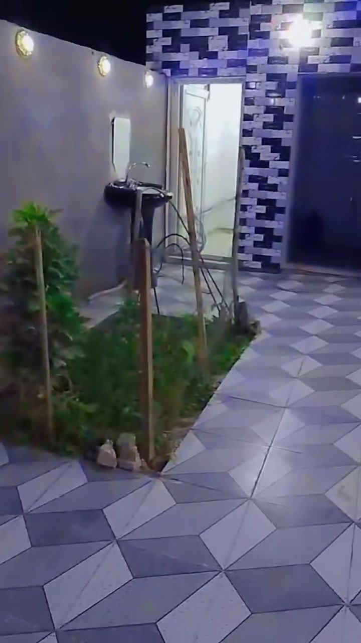 يوجد بيت البيع بل معمل حجي هندي بل شافعيه المساحه ٢٠٠ متر زراعي سند ٢٥ مداور ثاني يوم قريبه على الشارع العام طريق نجف طريق تبعد عن الشارع العام ٥٠٠متر بلوك ***********
