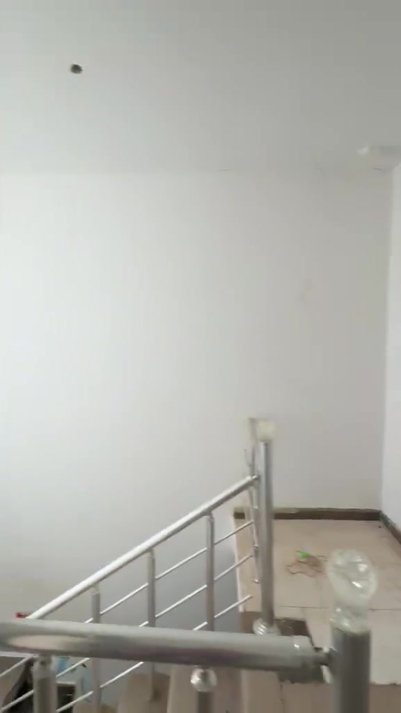 🏠 دار للإيجار – ٢٠٠ متر | مجمع أبو تراب
📍 الموقع: مجمع أبو تراب – المرحلة الأولى
📍 على السنتر التجاري للمجمع، شارع عرض ٣٠ متر
🏫 الدار كان سابقاً روضة ومناسب أيضاً للنشاطات التجارية أو السكنية.

🔹 المساحة: ٢٠٠ متر
🔹 طابق ونصف
🔹 غرفة سويت بالطابق العلوي
🔹 غرفتان بالطابق السفلي
🔹 صالة + استقبال
🔹 مطبخ
🔹 كراج سيارة
🔹 حديقة

💰 **الإيجار: ٤٠٠ ألف جوه سوك **

📲 الاستفسار نرد فقط واتساب:
***********
