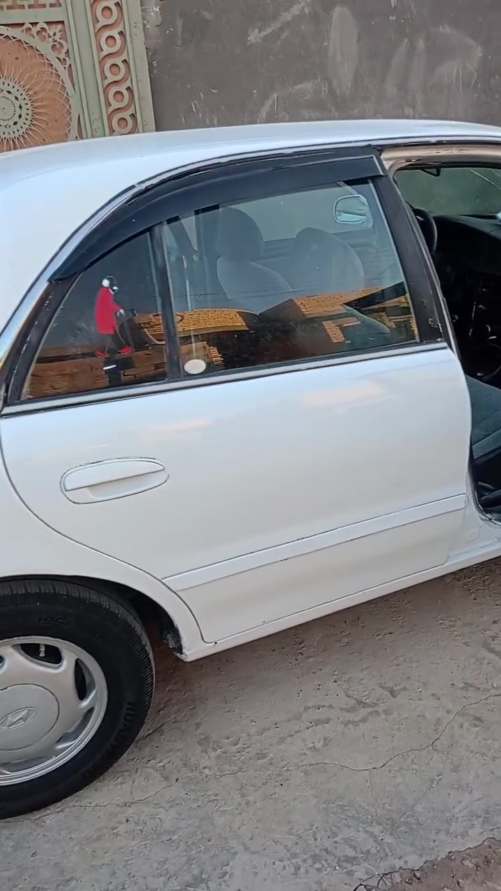 ياالله سوناته تو للبيع رقم بغداد جديد هزه جديدة تحويل مباشر بيه تبخير تبريد مايشتغل عدي ضرف ومستعجعل على بيعها 35وبيه مجال وبيه خلال الجمال الخلفي ومصبوغه عام بدون ضرر بس لهلال الاتصال او خاص ***********

