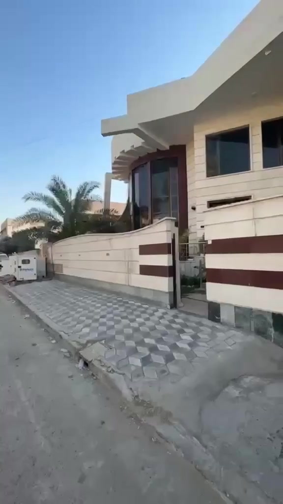 دار اللايجار مساحة ٤٠٠ (٥نوم وصاله وهول ومطبخ وكراج وحديقة المنصور الاميرات م٦٠١ (***********
