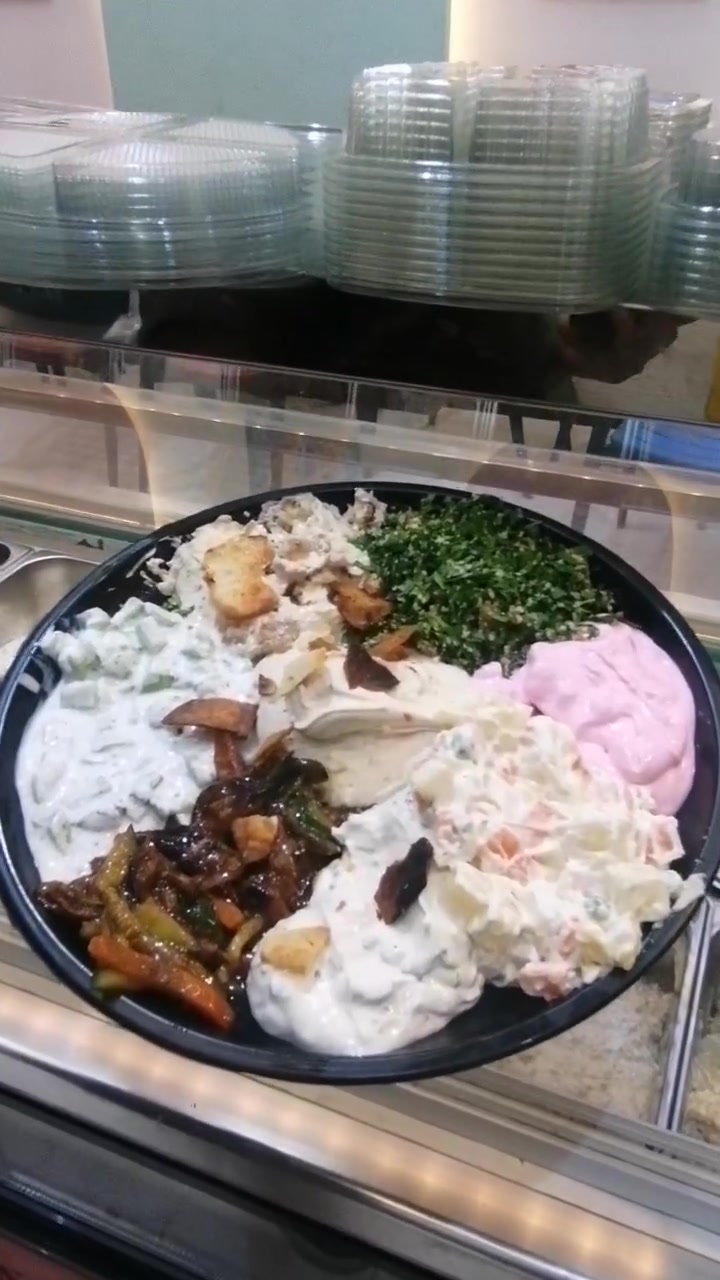 كريب رول- كريب لغم- كريب فوتشيني- كريب كلاسك
وفل - وافل ستيك- وافل فوتشيني- بان كيك 
اطيب النكهات متوفر لدى سيد العصير نوتيلا - بستاشيو - لوتس - كندر - اوريو والجربنه اكيد يعرف صوصاتنه اصليه  للطلب والاستفسار يرجى مراسلة الصفحة او الاتصال على الارقام
***********
العنوان بغداد حسينية الراشديه مسقط قرب شارع ابو مهند #الشعب_الصيني_ماله_حل😂😂 #كريب #وافل
#الجميع @دوناتي🥯🥯
ليس مجرد كريب انه الدفء في لحظات البرد القارص. يذوب-يدفء-يُشعرك بالامتنان
