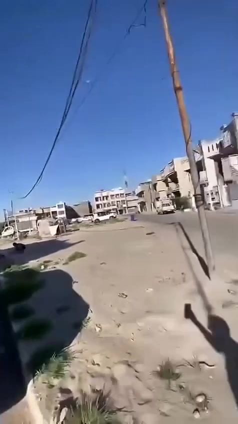 سلام عليكم بيت للبيع 108م بناء حديث 3 طوابق فول مواصفات اربع غرف نوم كل غرفة حمام لاسفسار اكثر *********** سعر 210
