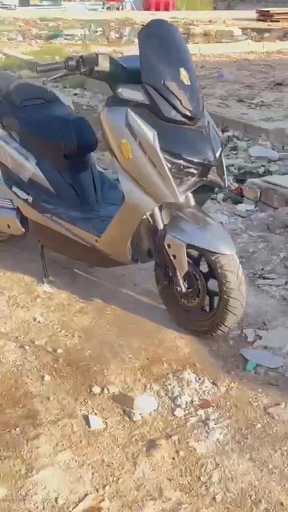 سلام عليكم دراجه تي ماكس شحن ماخذها قبل ٤ اشهر نضيفه كلش رايده بليون ب٣٠٠ قفل ماخذها ب مليون و٦٠٠ رقمي لتواصل ***********