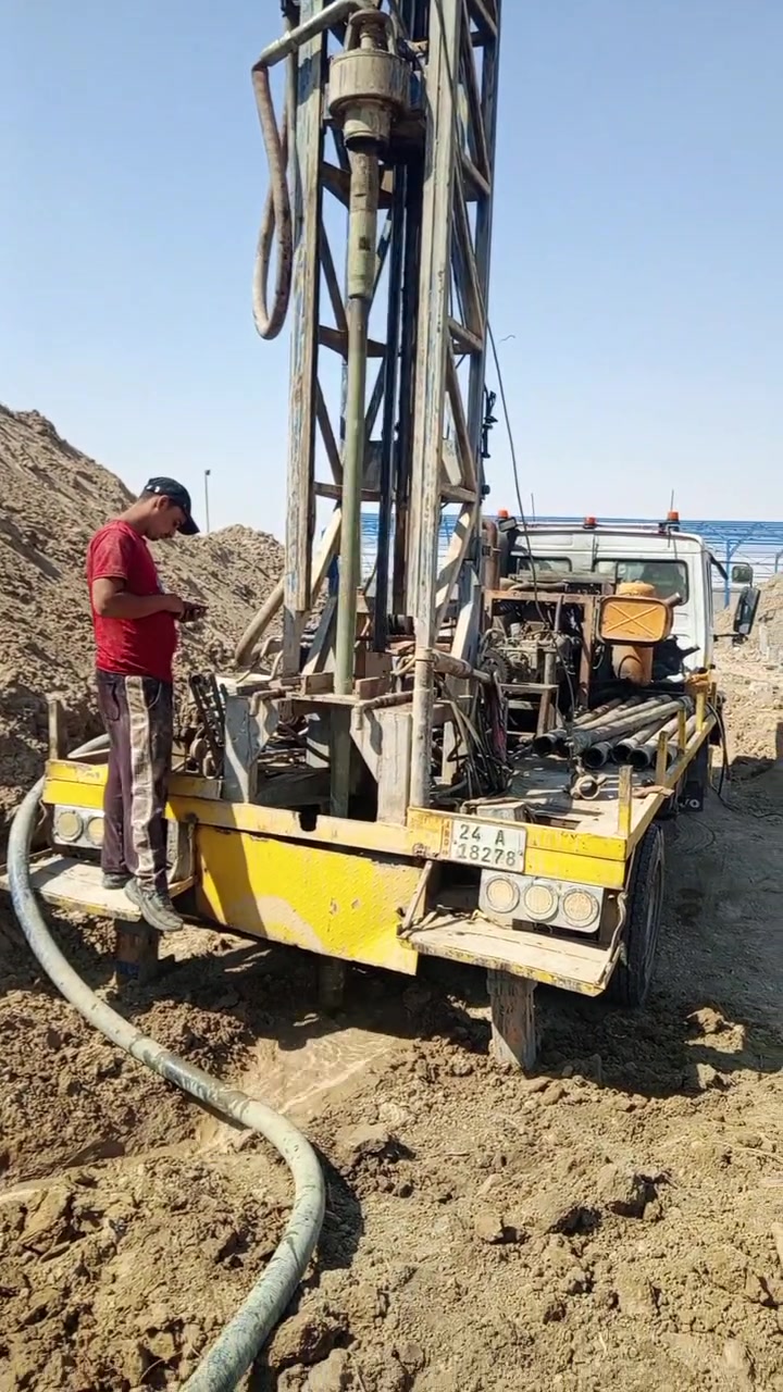 لحفر الابار الأرتوازيه ***********
*********** 
 يوجد واتساب  
مستعدون الحفر الابار وتعبرات الشوارع وتجفيف المنهولات نعمل في كافه محافضات العراق دقه في العمل وسرعه في الانجاز ونعمل تجفيف الارض الشركات الاهليه والحكوميه نعمل حفر الابار كاقه الاحجام ونعمل حفر يدوي والي
