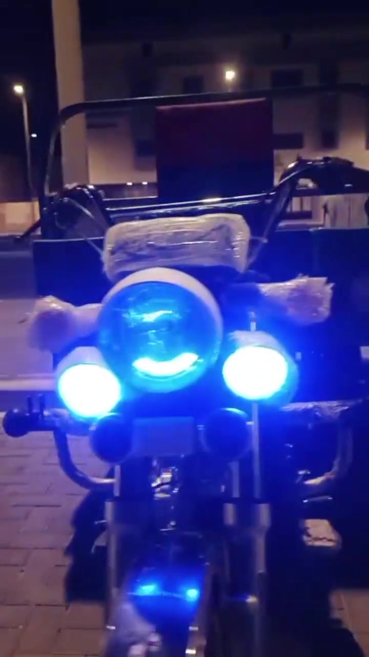 السلام عليگم ستوته كربلائيه للبيع ستوته نضيفه وحلوه ما عوزه اي شي سلف هندر هورن سكنات عداد اگتروني اشاير كله شغال مابيه اي شي بيهه بس هاي الكسر موضحه بل  صوره مال شاصي فقط ماعوزه اي شي ستوته مشي خير من الله رزانه ستوته اوراق مديل23 طالعه ب26 شهر ال6 سعره 2750 وبيهه مجال للشراي مگاني بصره تقاطع طويسه قرب مطبعه البهاء *********** متواجد واتساب وتحياتي ♥

